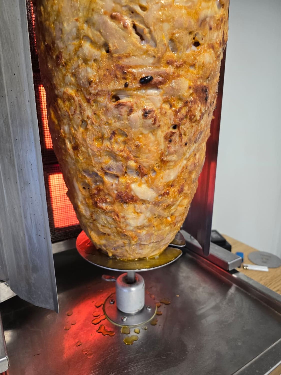 Tuba kebab na rożnie, realne ujęcie z punktu