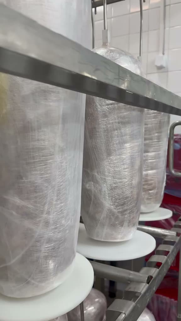 Tuby kebab w chłodni 2Mundos przed wysyłką
